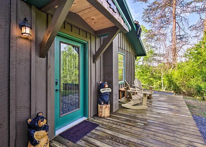 Secluded Cabin With Hot Tub, 3 Mi To Pigeon Forge!