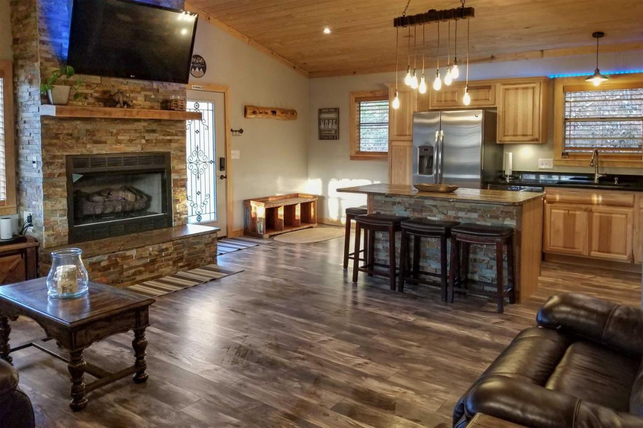 Ferienhaus Secluded With Hot Tub, 3 Mi To Pigeon Forge!