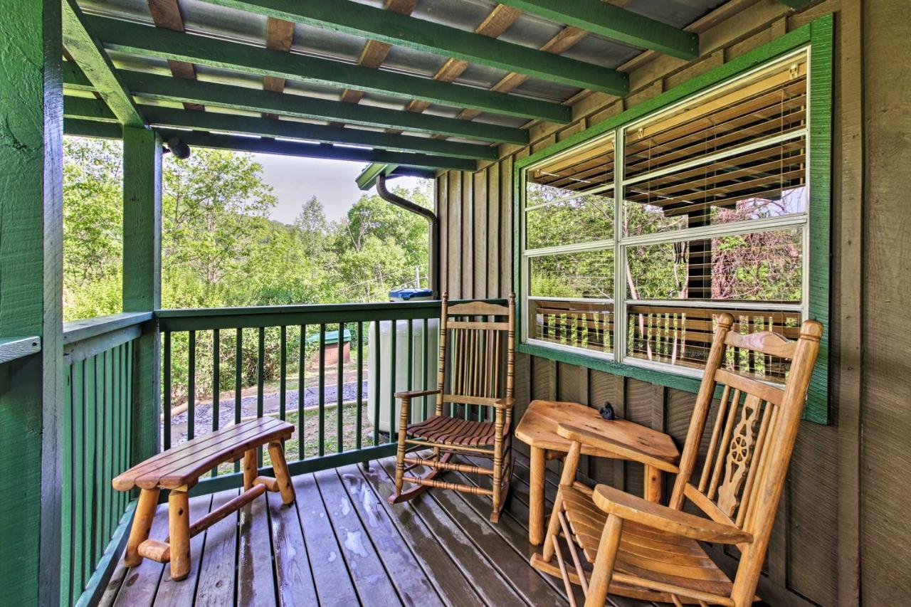 Secluded With Hot Tub, 3 Mi To Pigeon Forge! Ferienhaus