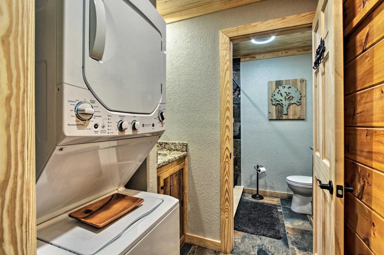 Secluded With Hot Tub, 3 Mi To Pigeon Forge! Ferienhaus